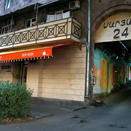 Apartment On Saryan 24 Yerevan Exterior photo